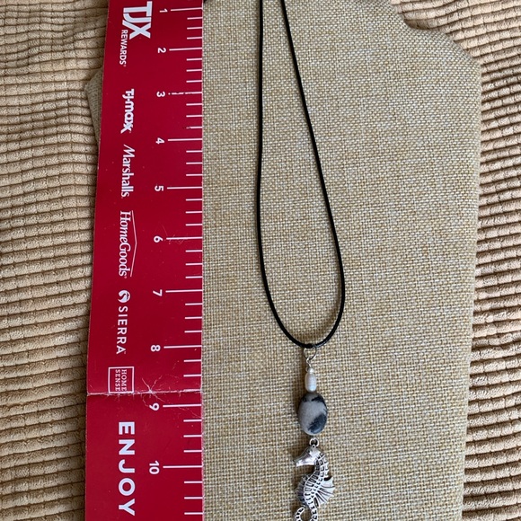 Beachcomber seahorse pendant with beach rock and pearl accents NWT - Picture 6 of 9